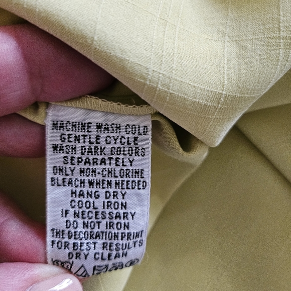 Tommy Bahama Buttondown Shirt - Picture 10 of 10